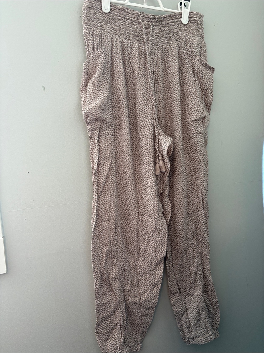 Aerie Smocked waist polka dot jogger medium